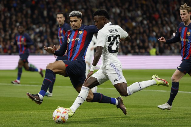 Vinícius Araujo centre Reial Madrid Barça Copa del Rei / Foto: EFE