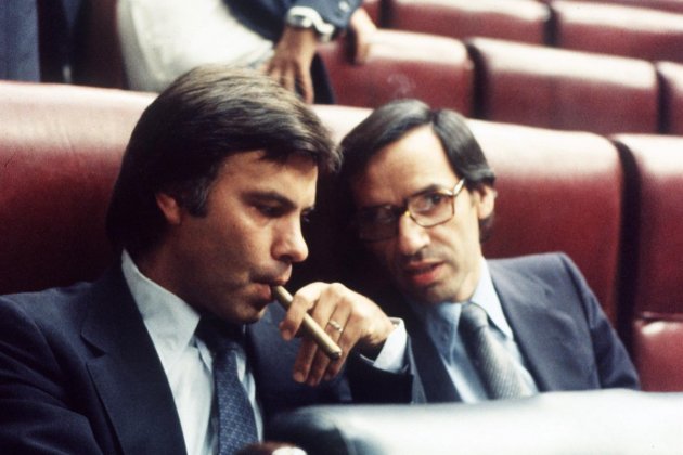 Felipe González Alfonso Guerra moción censura Suárez 1980 EFE Felipe González Alfonso Guerra moción censura Suárez 1980 EFE