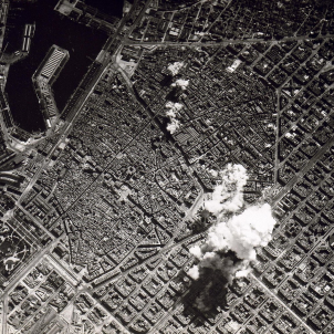 L’aviació franquista bombardeja Barcelona durant tres dies
