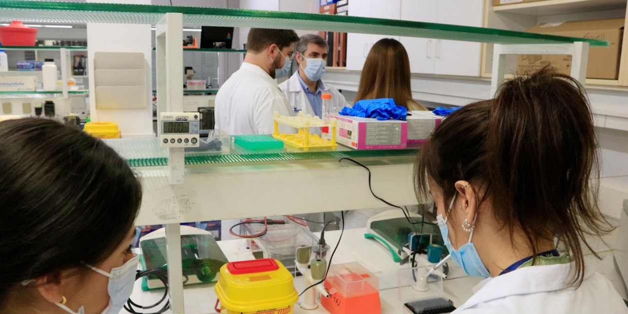 Investigadoras laboratorio / ACN Investigadoras laboratorio / ACN