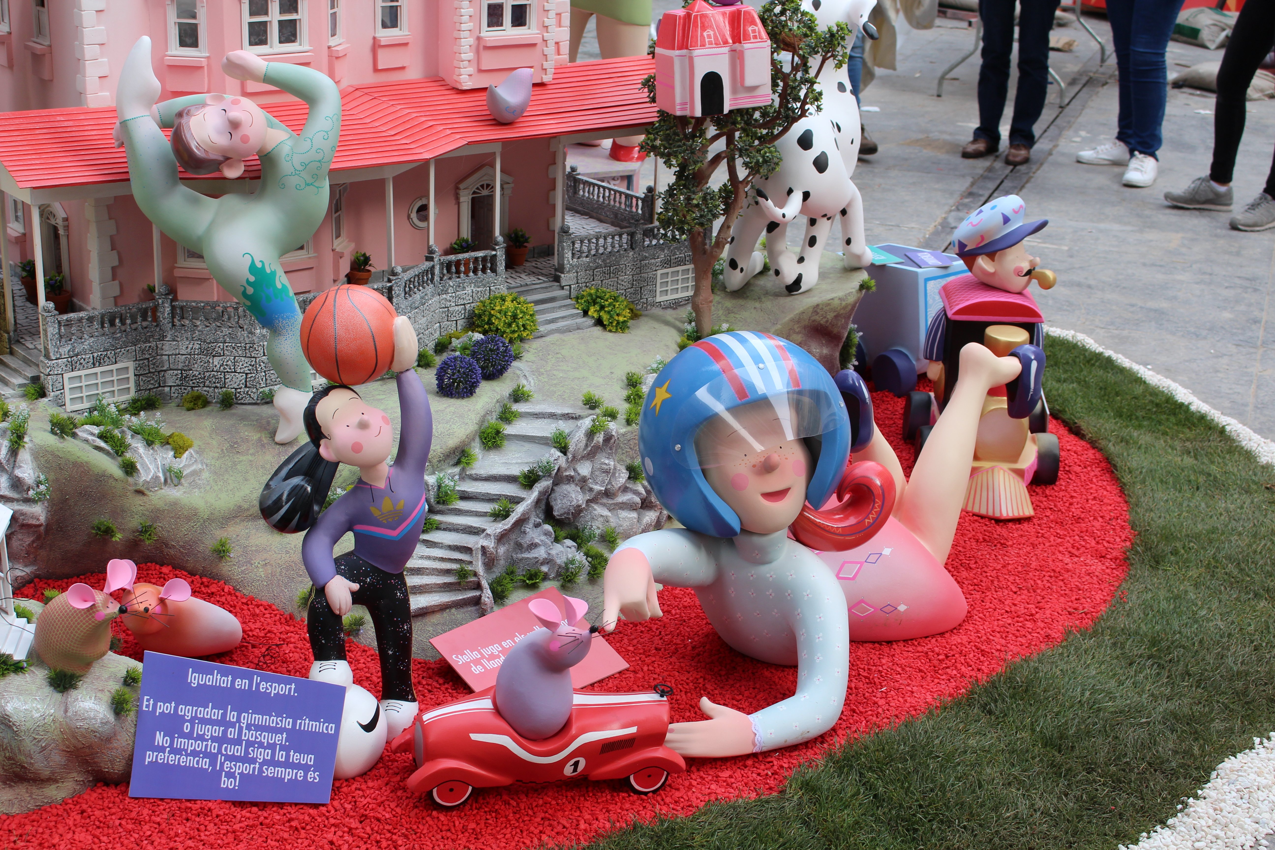 La igualtat s'obre pas en les Falles de València