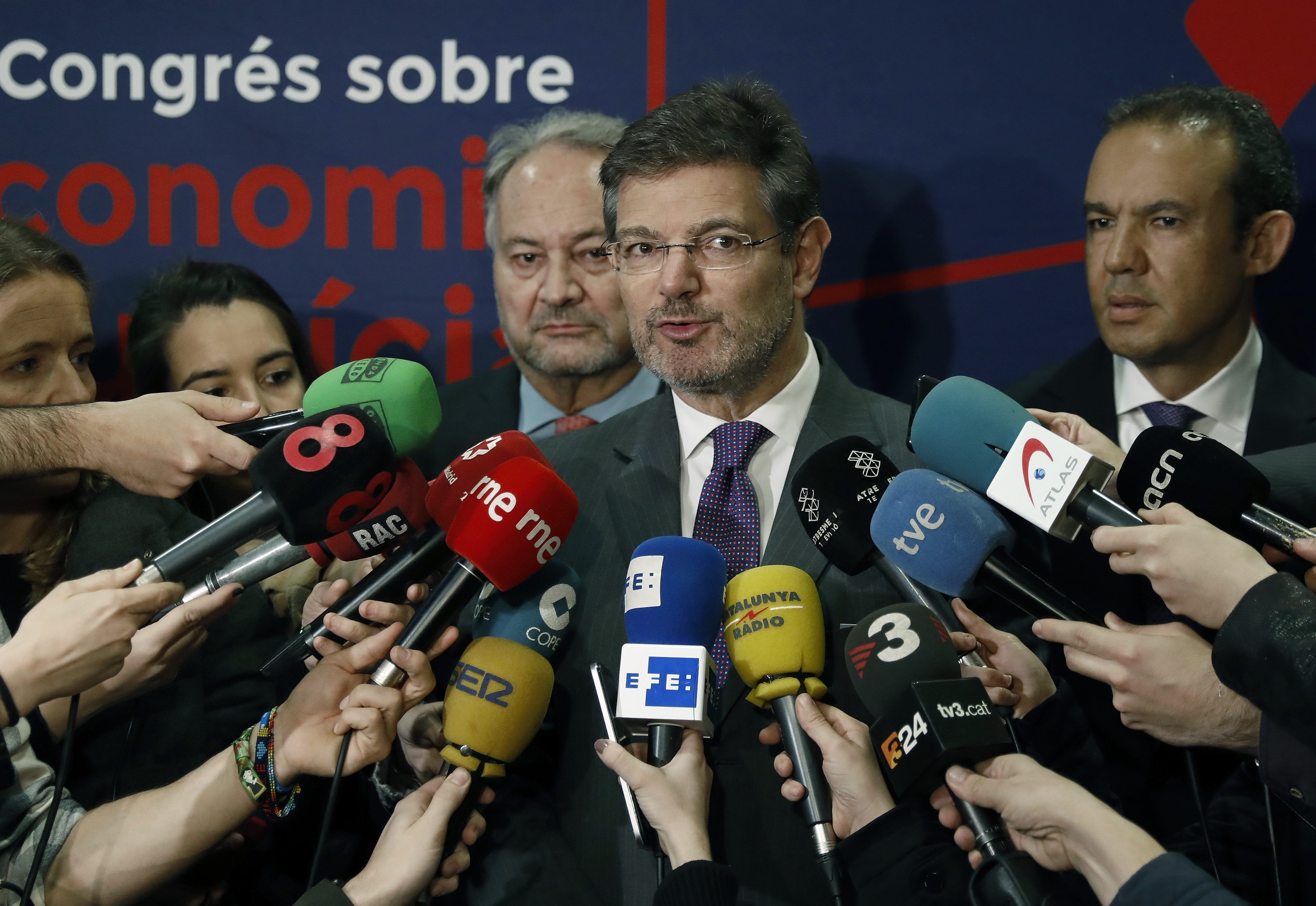 Catalá acusa els manifestants en suport a Òmnium de voler "condicionar" jutges