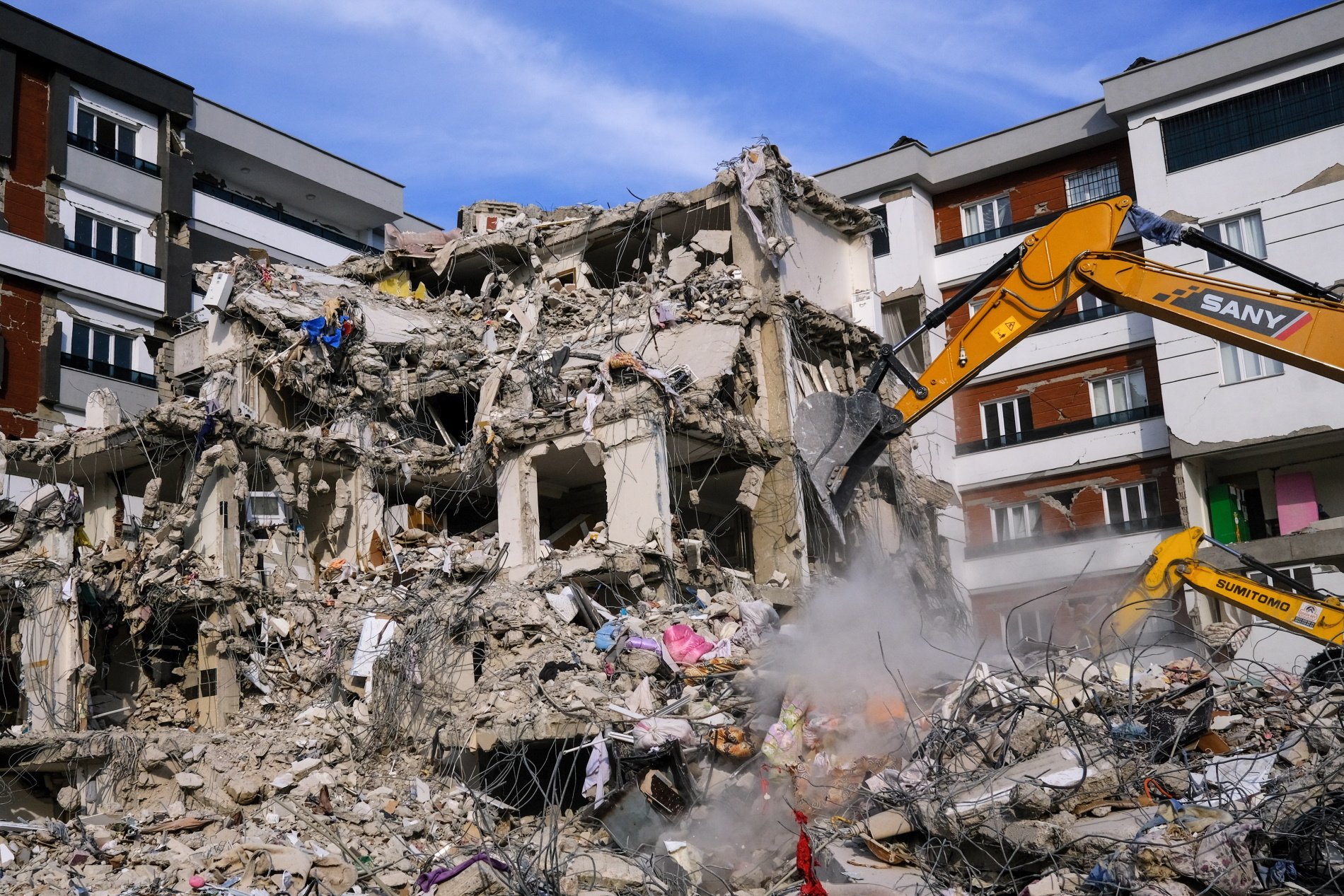 Turquía cifra en 46.000 a los muertos por el terremoto, pero los médicos sospechan que son más