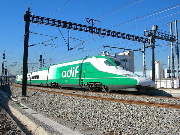 Endesa suministrará a Adif la energía que permite que circulen los trenes de alta velocidad