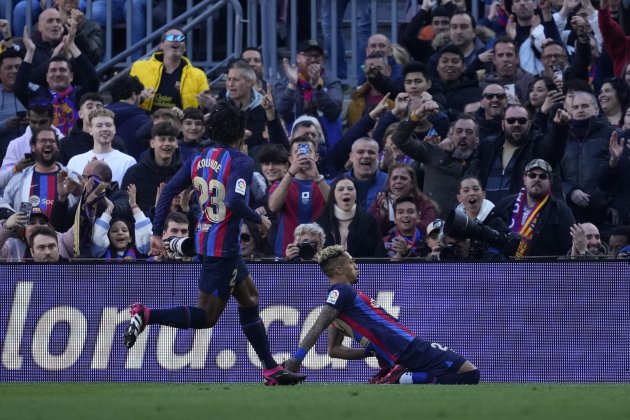 Raphinha Kounde gol Barça València / Foto: EFE