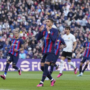 Ferran Torres fallo penalti Barça Valencia manos cara / Foto: EFE