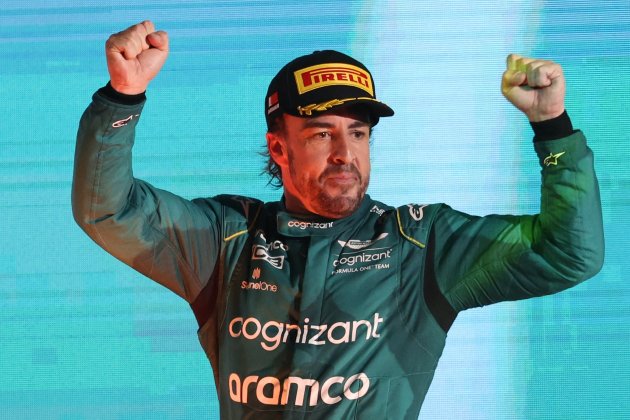 Fernando Alonso podio GP Bahrein / Foto: EFE