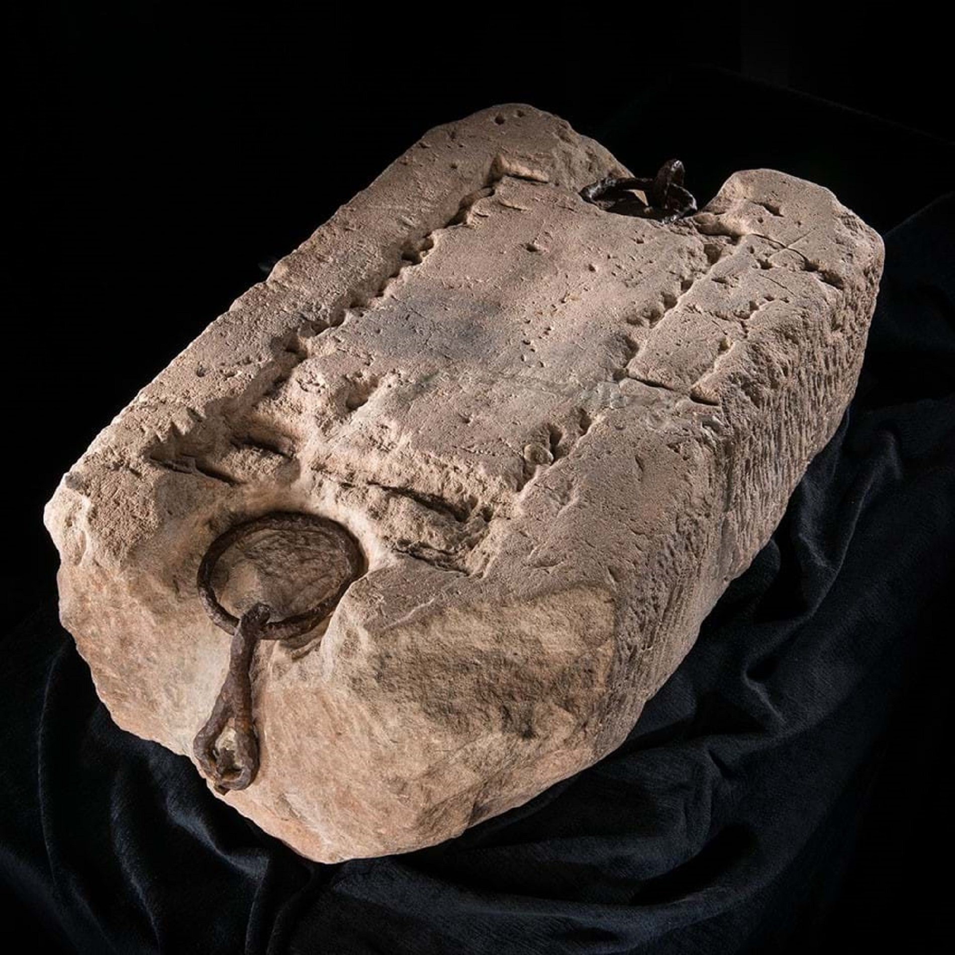 La piedra de la discordia robada en Escocia por los ingleses que Carlos III reclama para su coronación