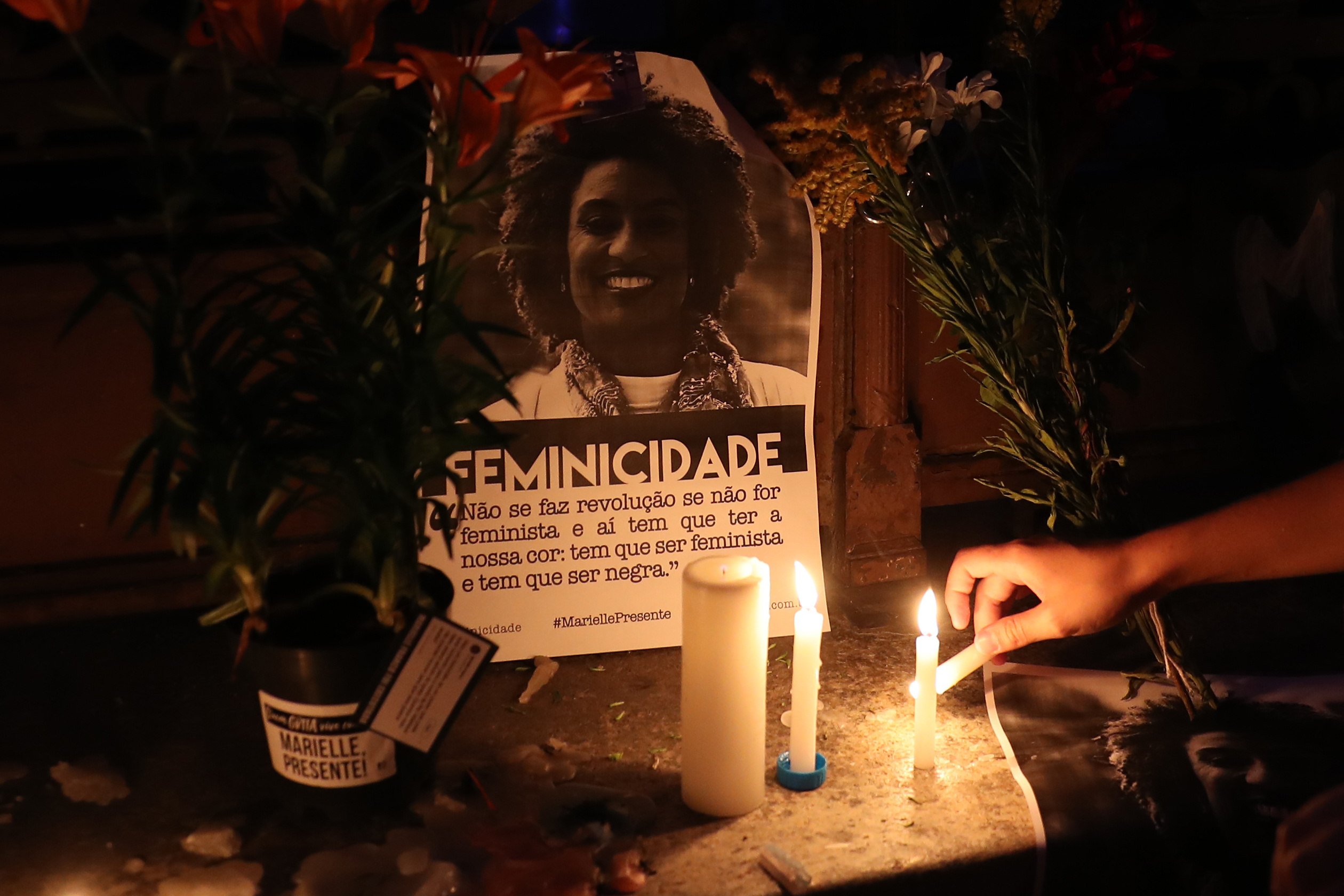 L'assassinat d'una regidora i activista commociona el Brasil