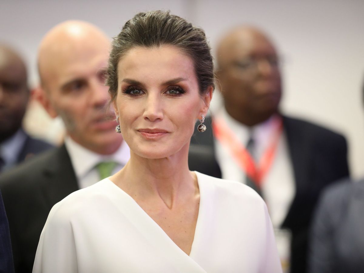 Letizia Angola vestido efe