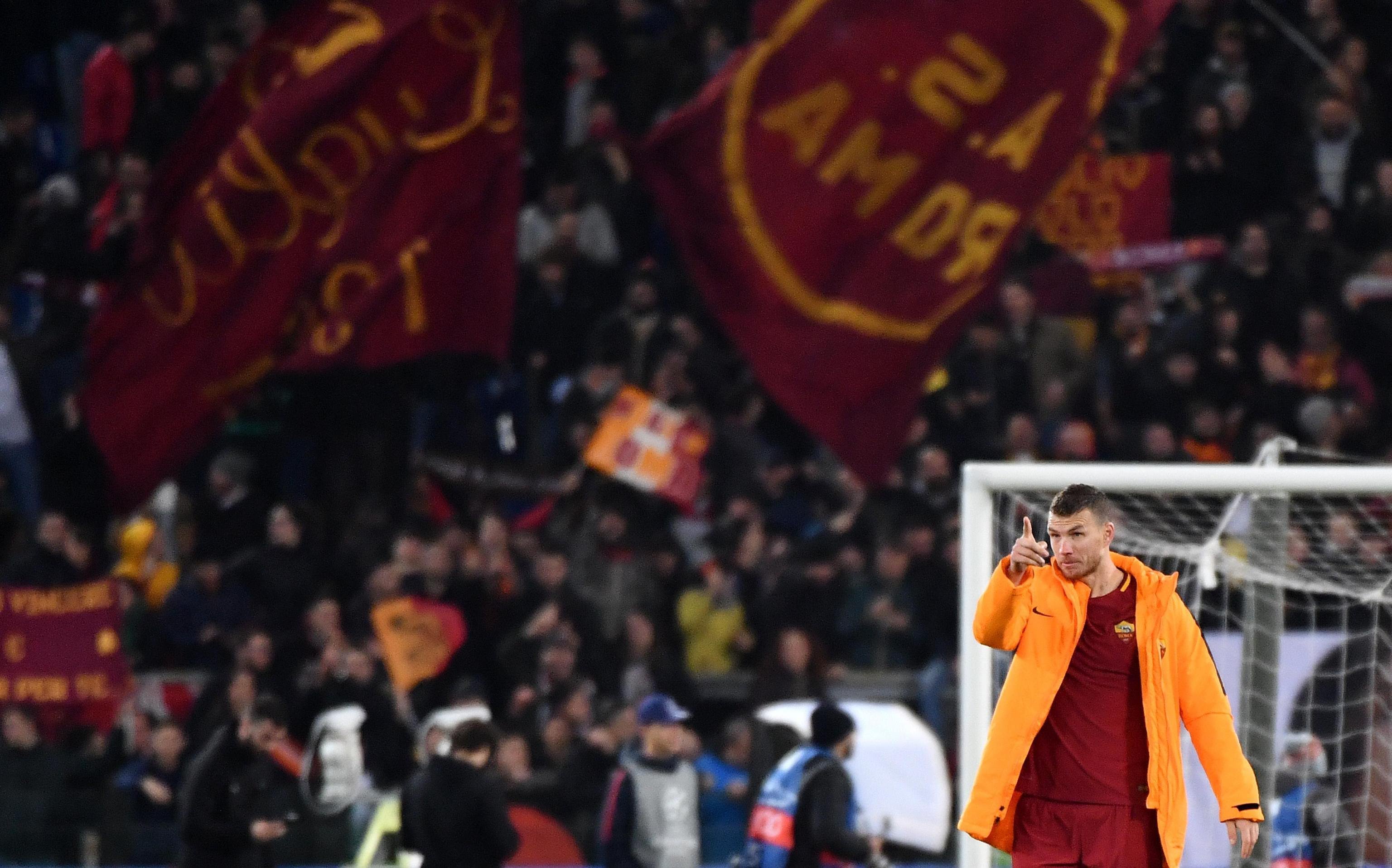 L'escut de la Roma pesa menys que el del Barça