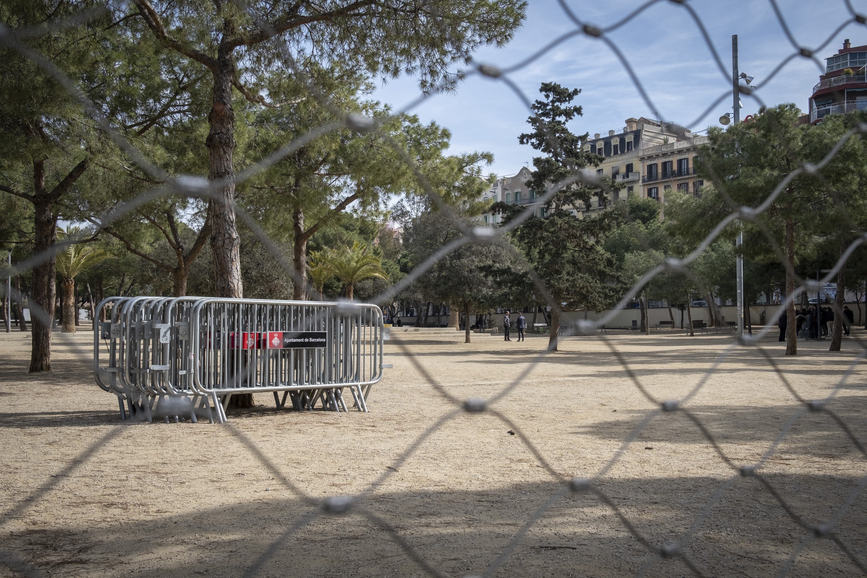 El PSC fica cullerada en el conflicte del parc de Joan Miró per les obres d’FGC