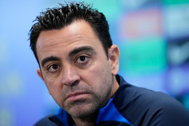 Xavi Hernández serio rueda de prensa / Foto: EFE - Alejandro Garcia