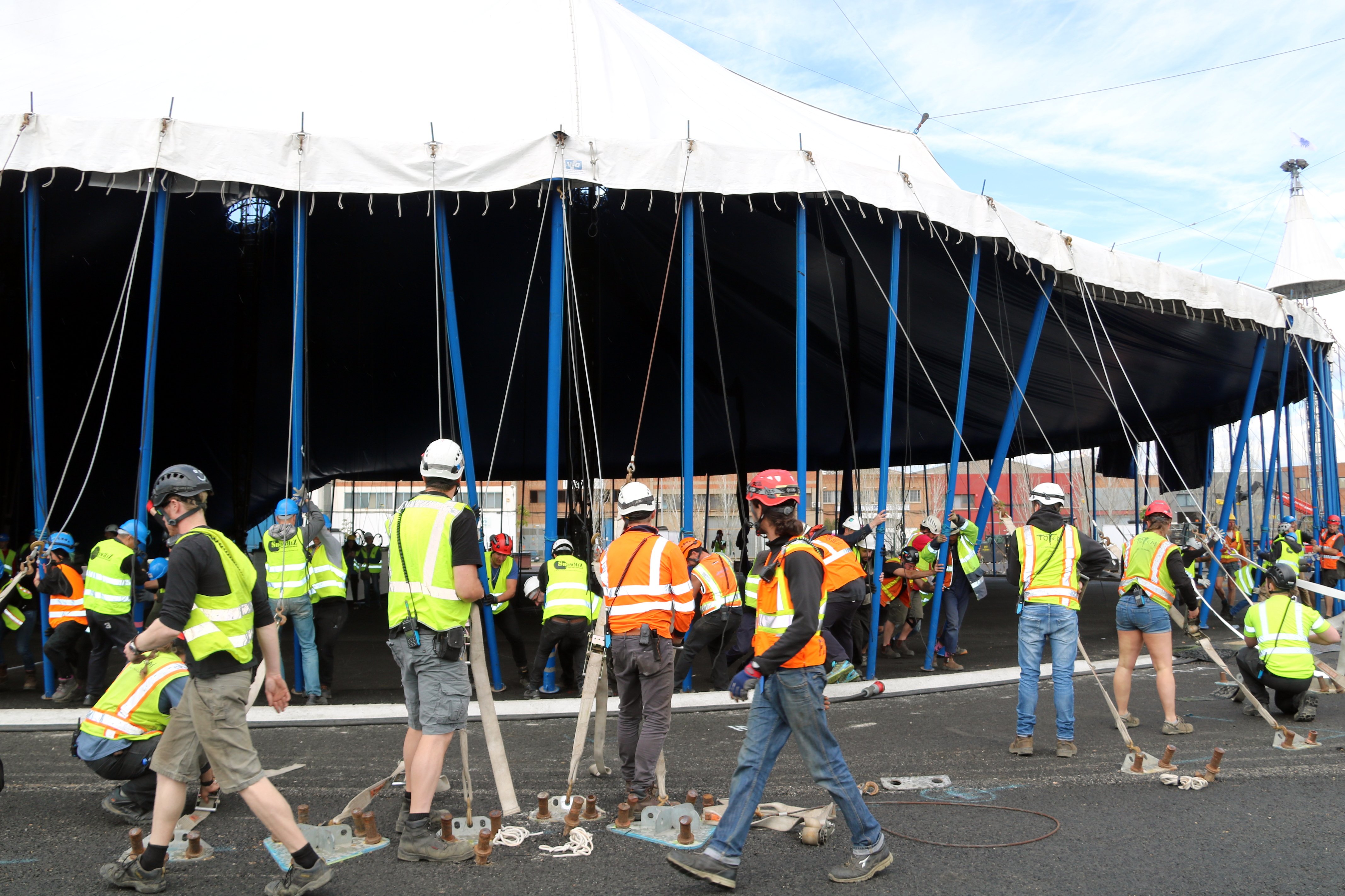 El Cirque du Soleil aixeca la carpa a l'Hospitalet per representar 'Totem'