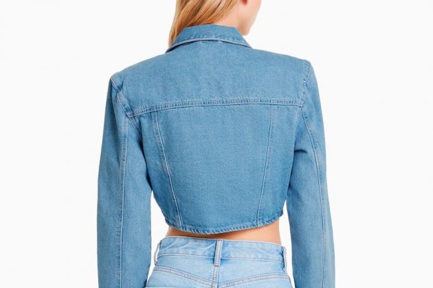 Cazadora denim cropped hombreras1 Cazadora denim cropped hombreras1