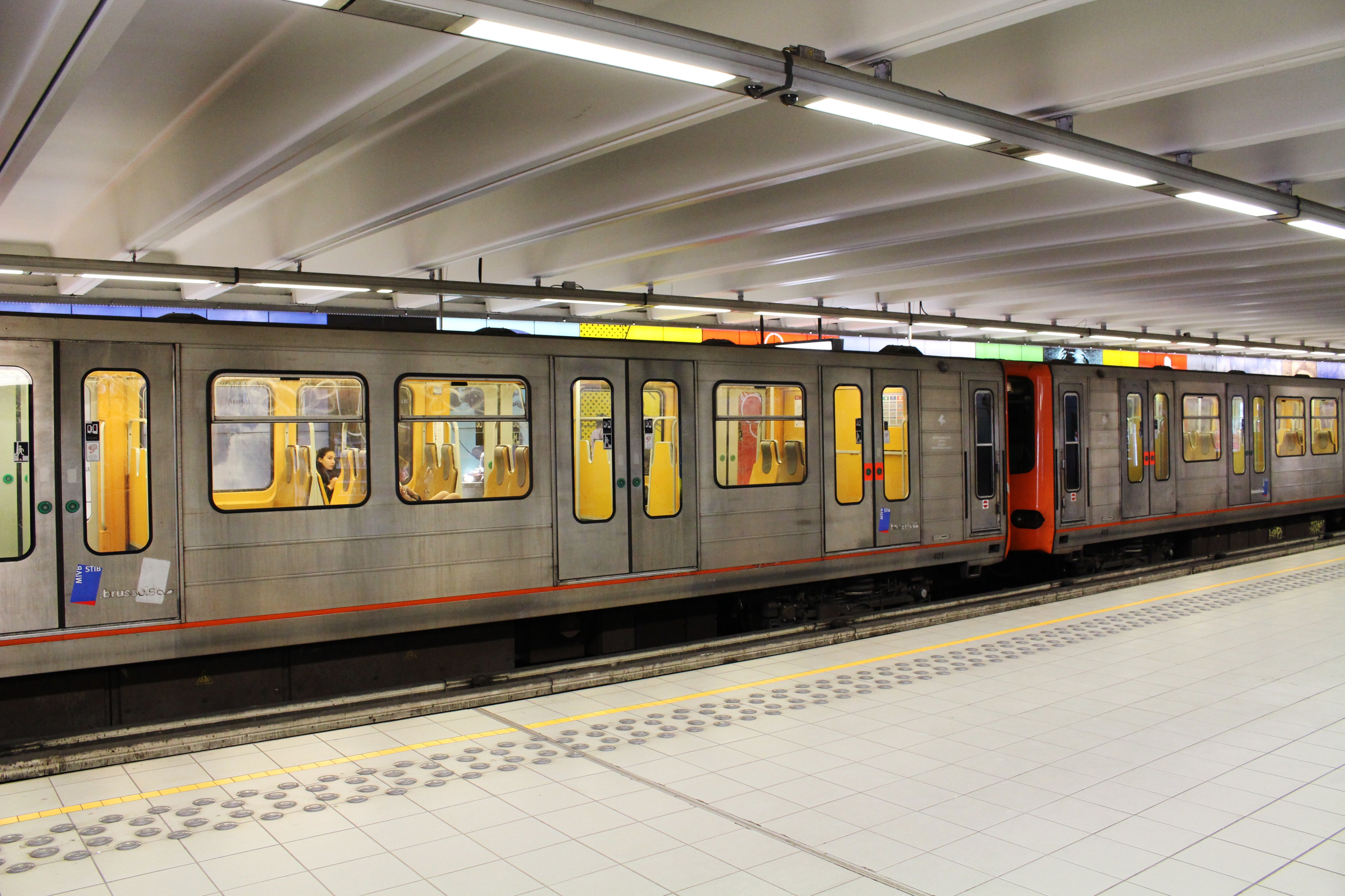 Amenaza de bomba en el metro de Bruselas: "El 8 de marzo lo haremos explotar"