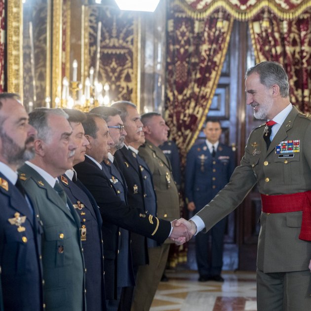 Felipe VI con militares en Palacio Real Europa Press