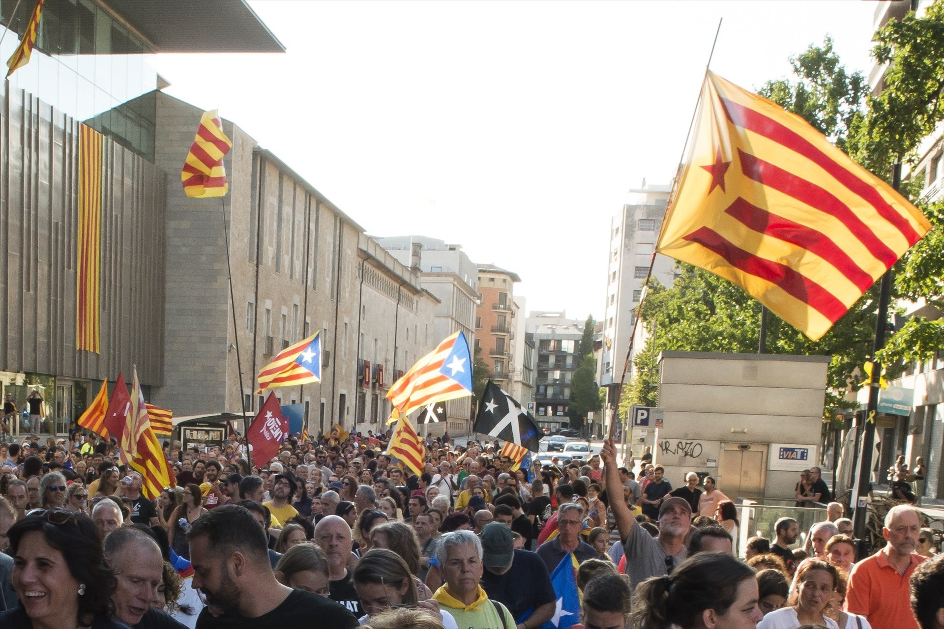 77% of people who live in Catalonia are proud to be Catalan, says CEO survey