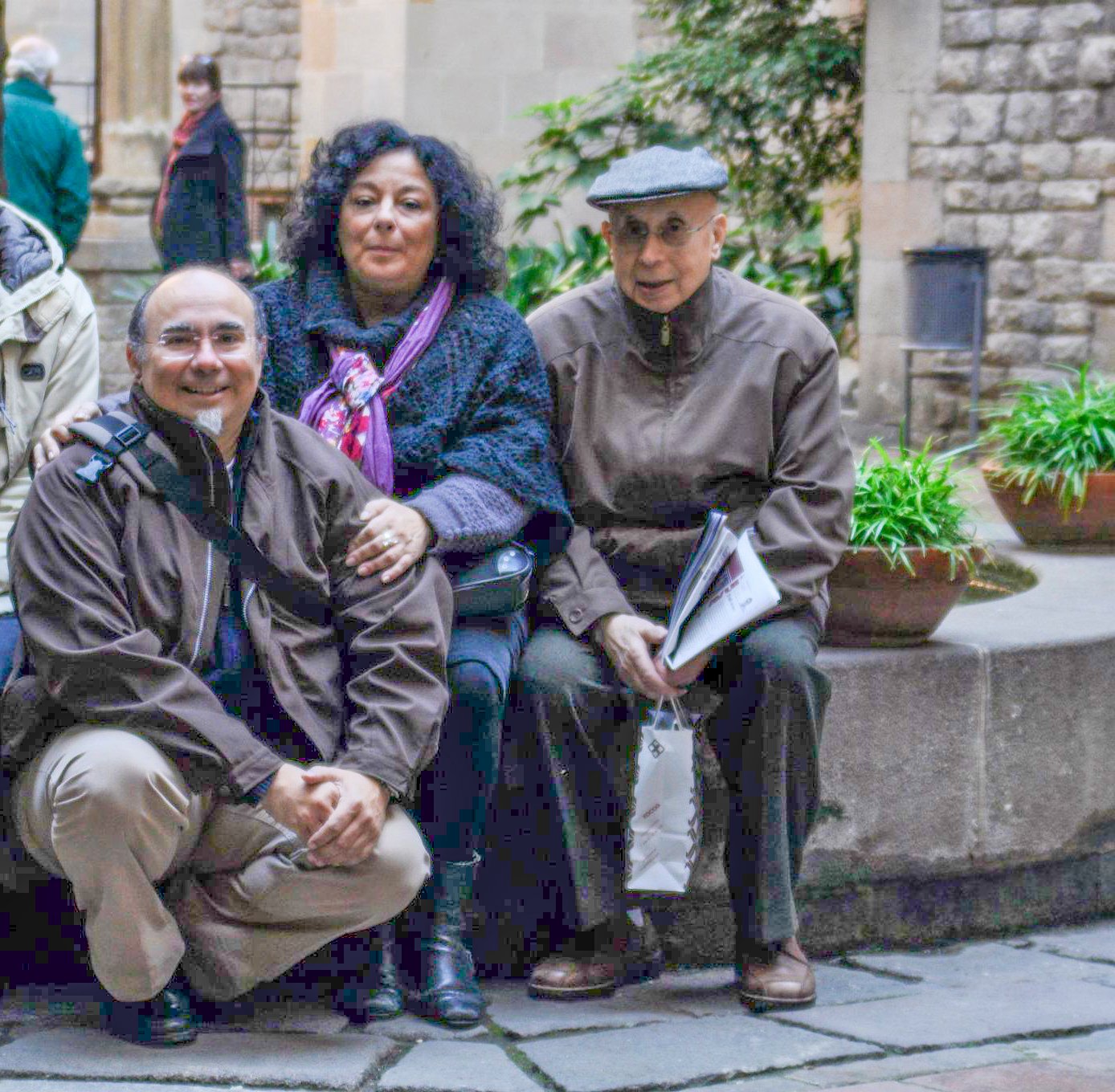 Josep Lluís Pérez Pérez amb el seu pare i la seva germana a Barcelona. Cedida per Gabriel Trzewik