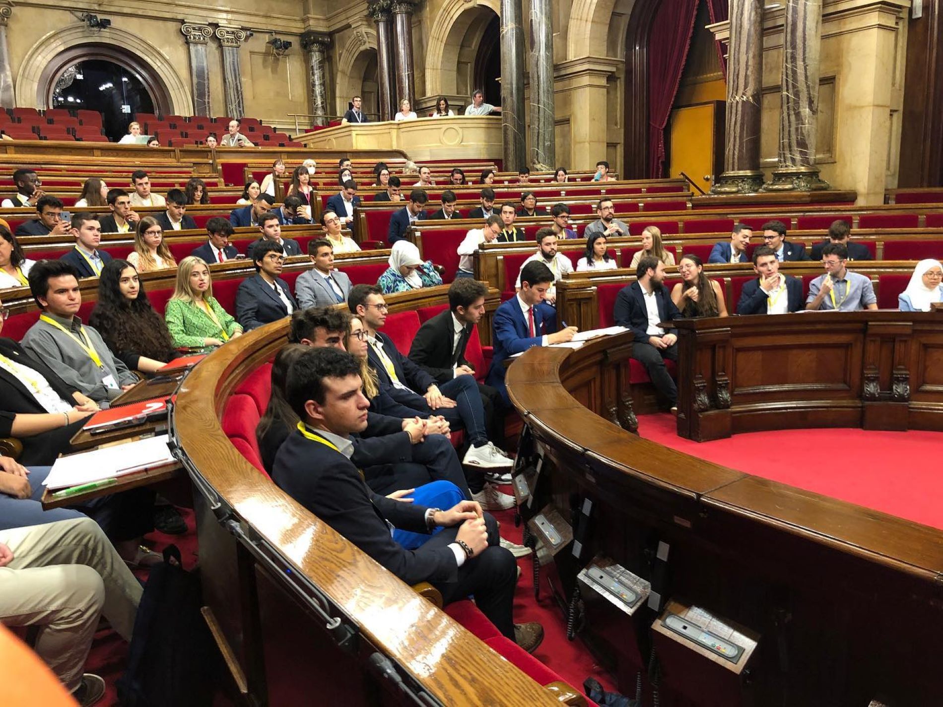 El Parlament de Catalunya obre places de pràctiques per primer cop: qui s'hi pot inscriure i com