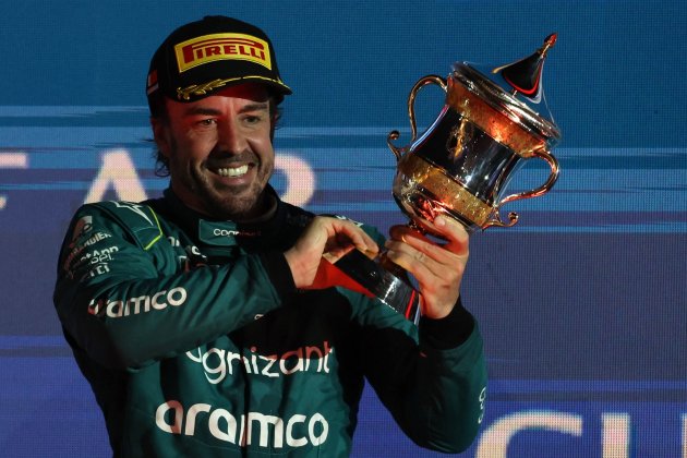 Fernando Alonso podio Aston Martin Foto EFE