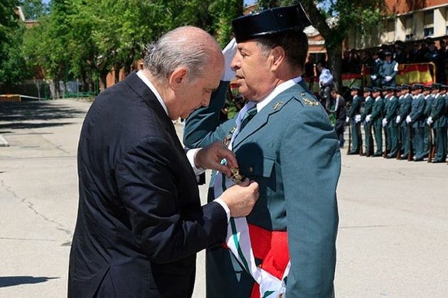 El general Pedro Vázquez Jarava i Jorge Fernández Díaz / Guardia Civil