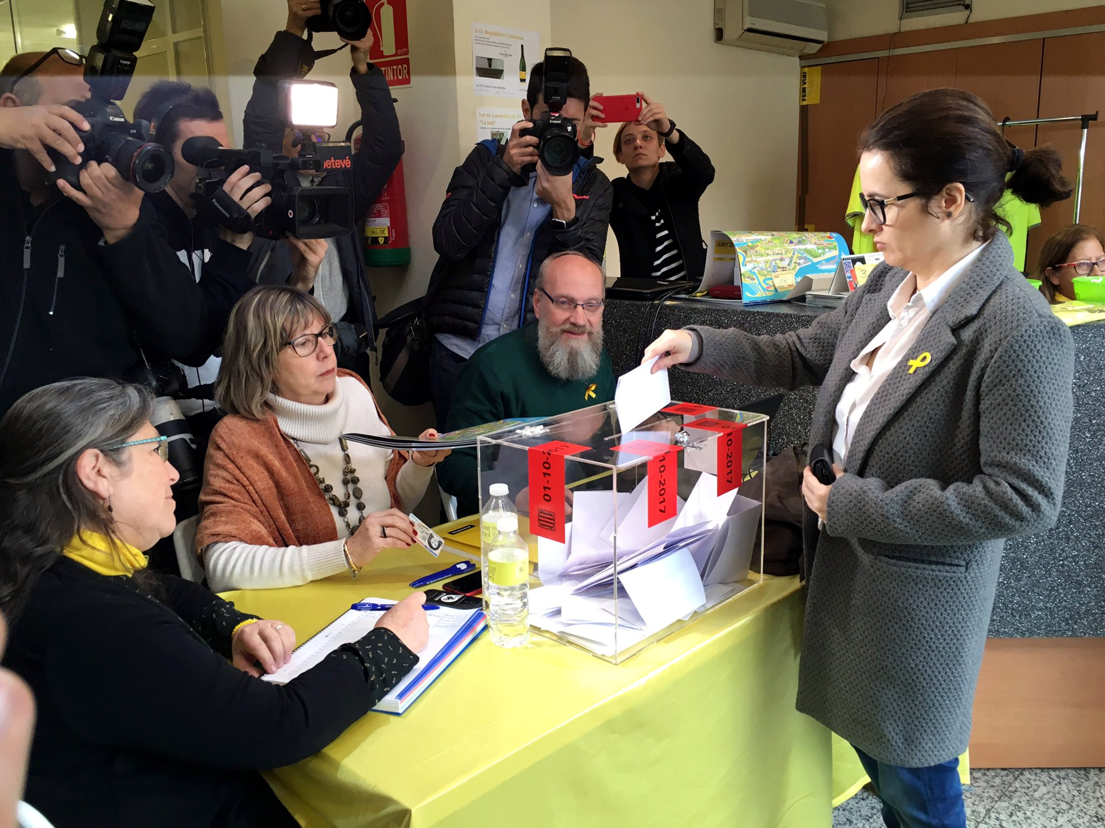 La mujer de Jordi Sànchez vota por él el secretariado de la ANC
