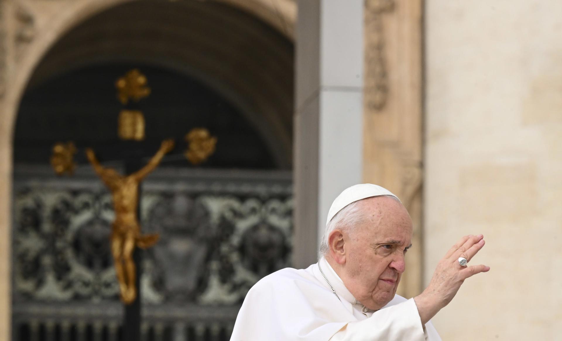 El papa Francesc pateix una bronquitis, però podria rebre l'alta aviat