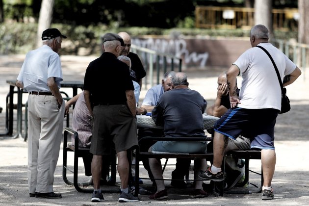 Quants anys cal cotitzar per cobrar la pensió en altres països europeus?