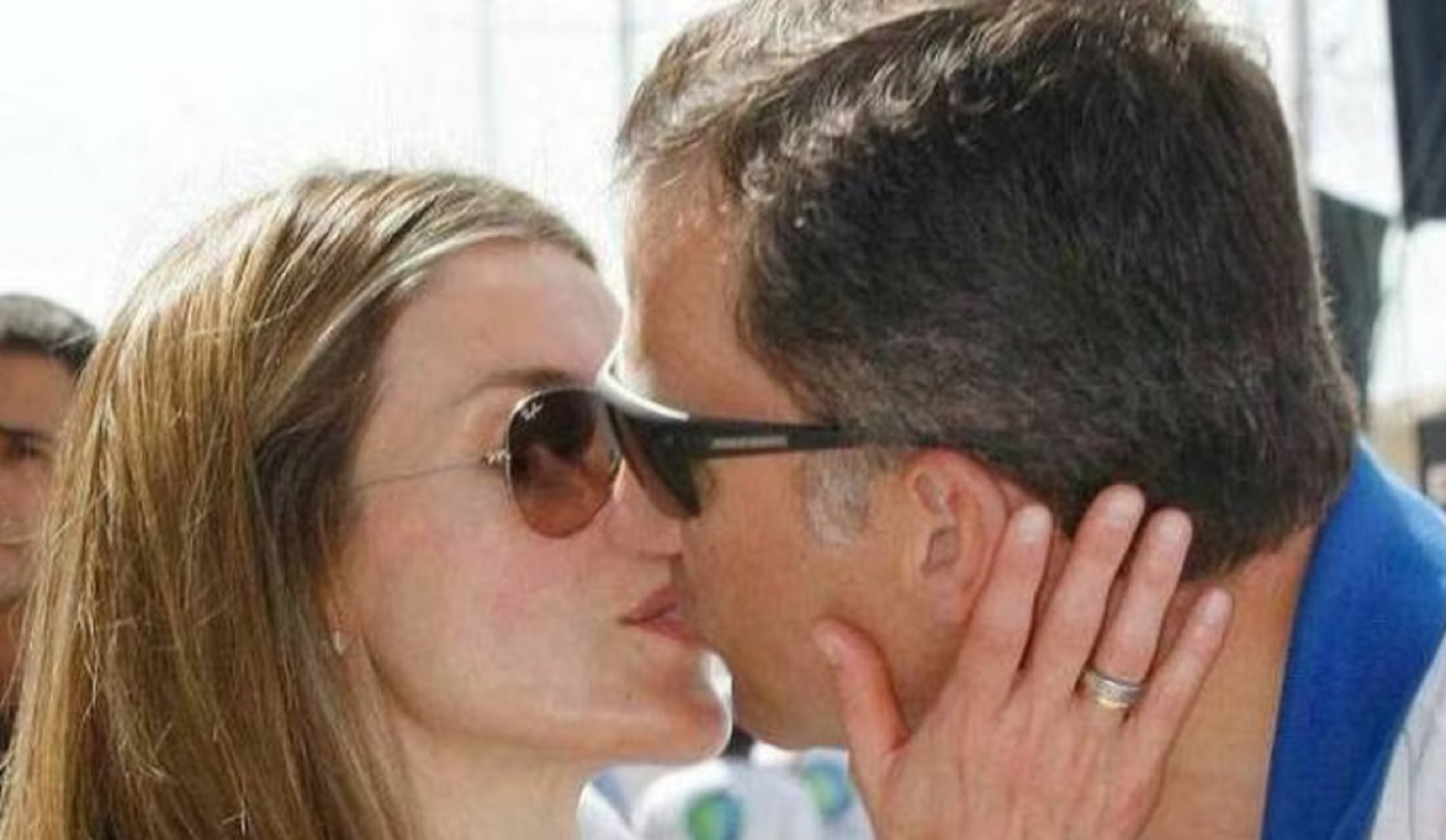 Letizia Felipe beso morrocotudo   Publimetro