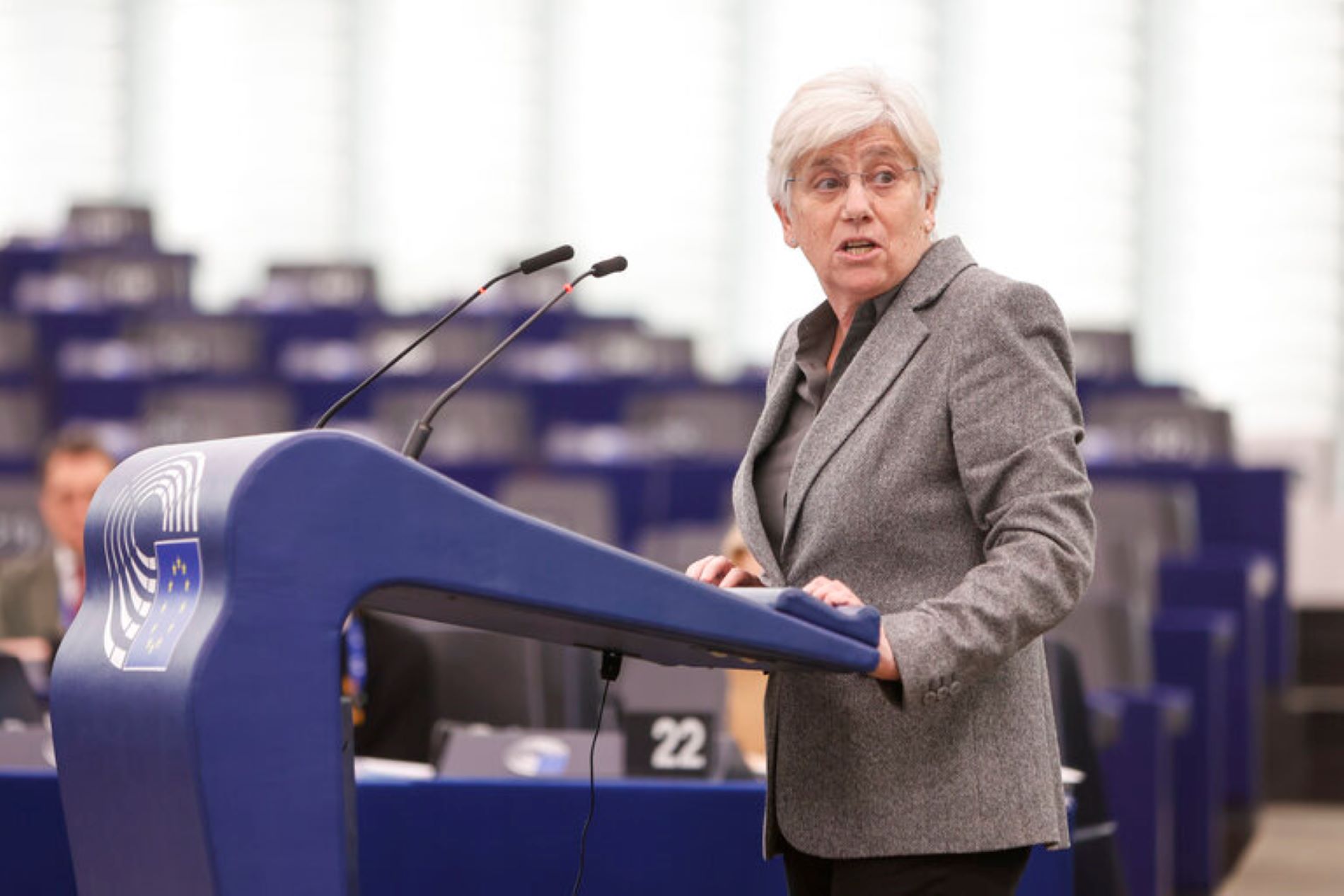 Clara Ponsatí busca las cosquillas a la Comisión Europea por discriminar el catalán