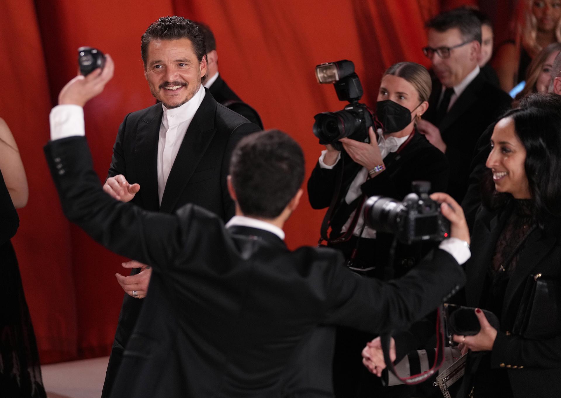 Pedro pascal oscars 23