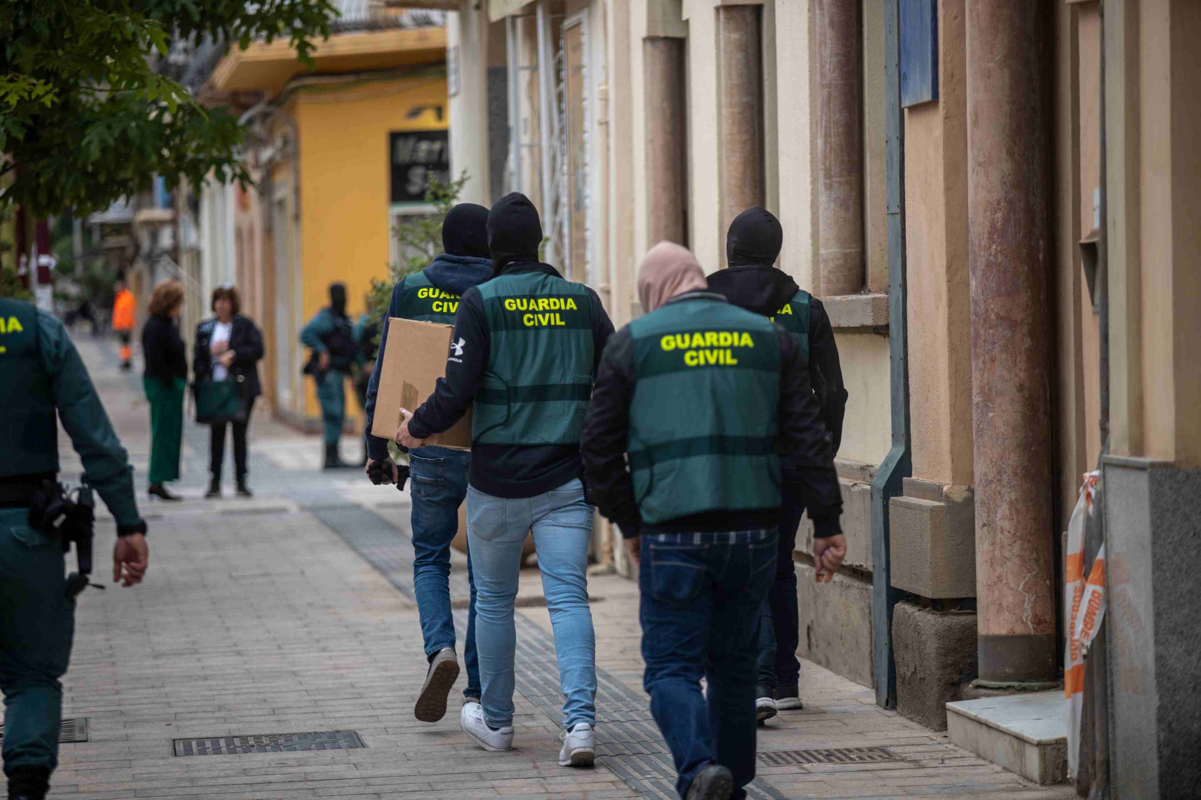 La Guàrdia Civil es replega: desmunten el TEDAX de Lleida i la unitat de muntanya de Puigcerdà