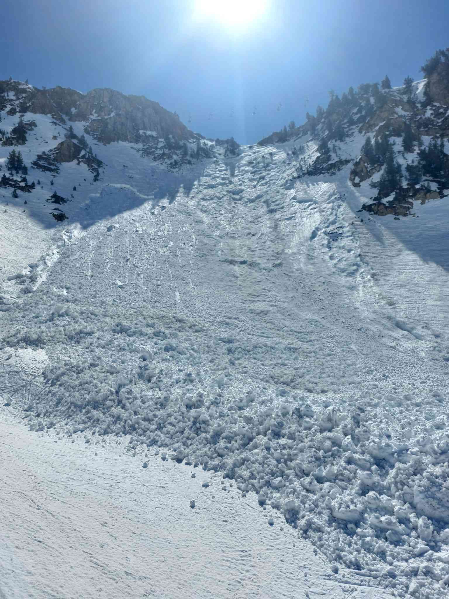 Aludes y deshielo en el Pirineo: el abismal calor deja la nieve en estado crítico. ¿Volverá a nevar?