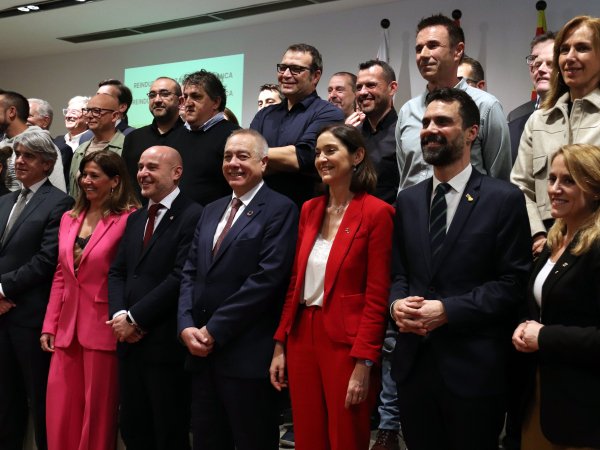 firma per a l'acord de reindustrializacion de Nissan / ACN firma per a l'acord de reindustrializacion de Nissan / ACN