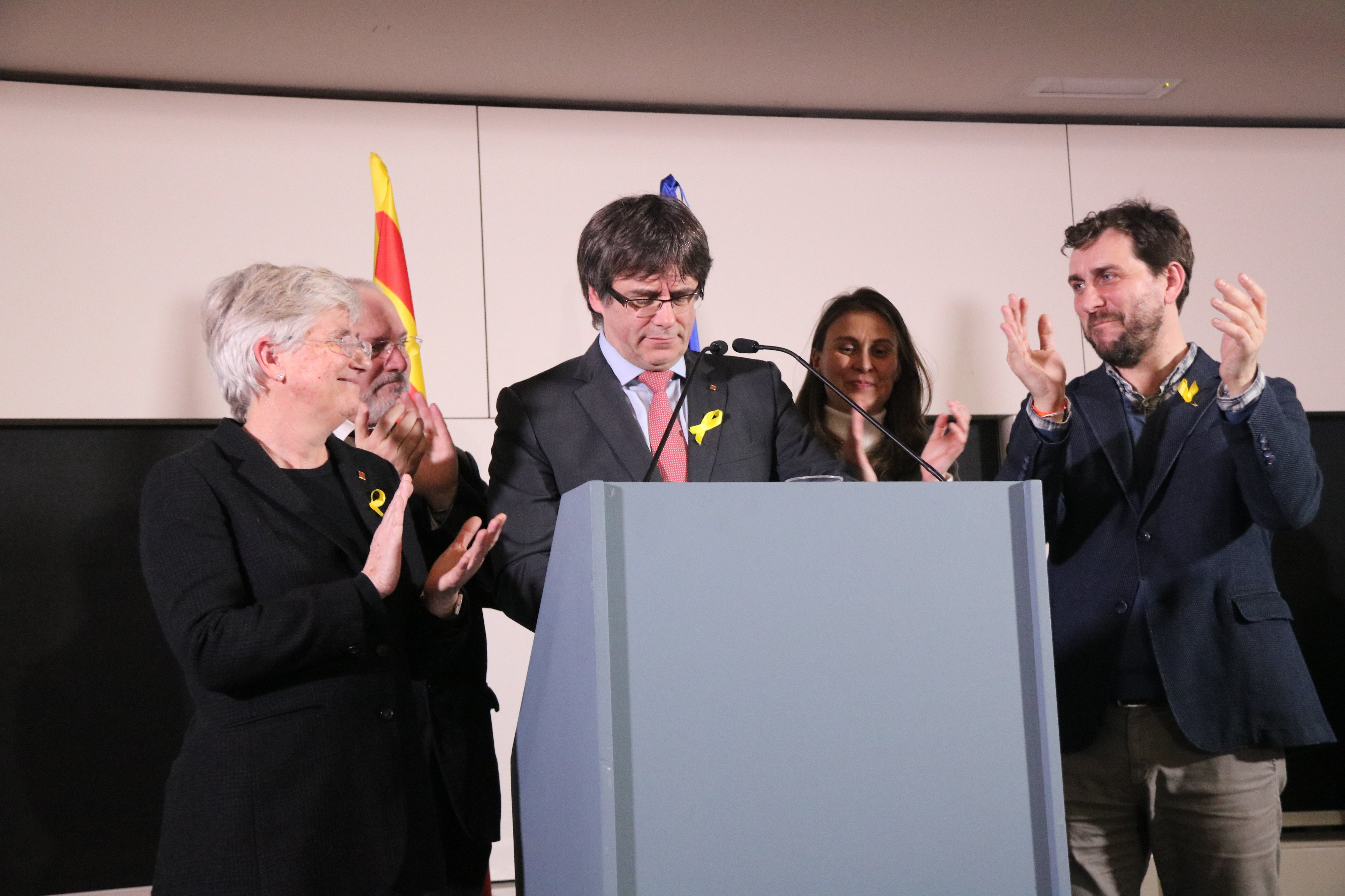 L’exili català augmenta la pressió i torna a desafiar Espanya