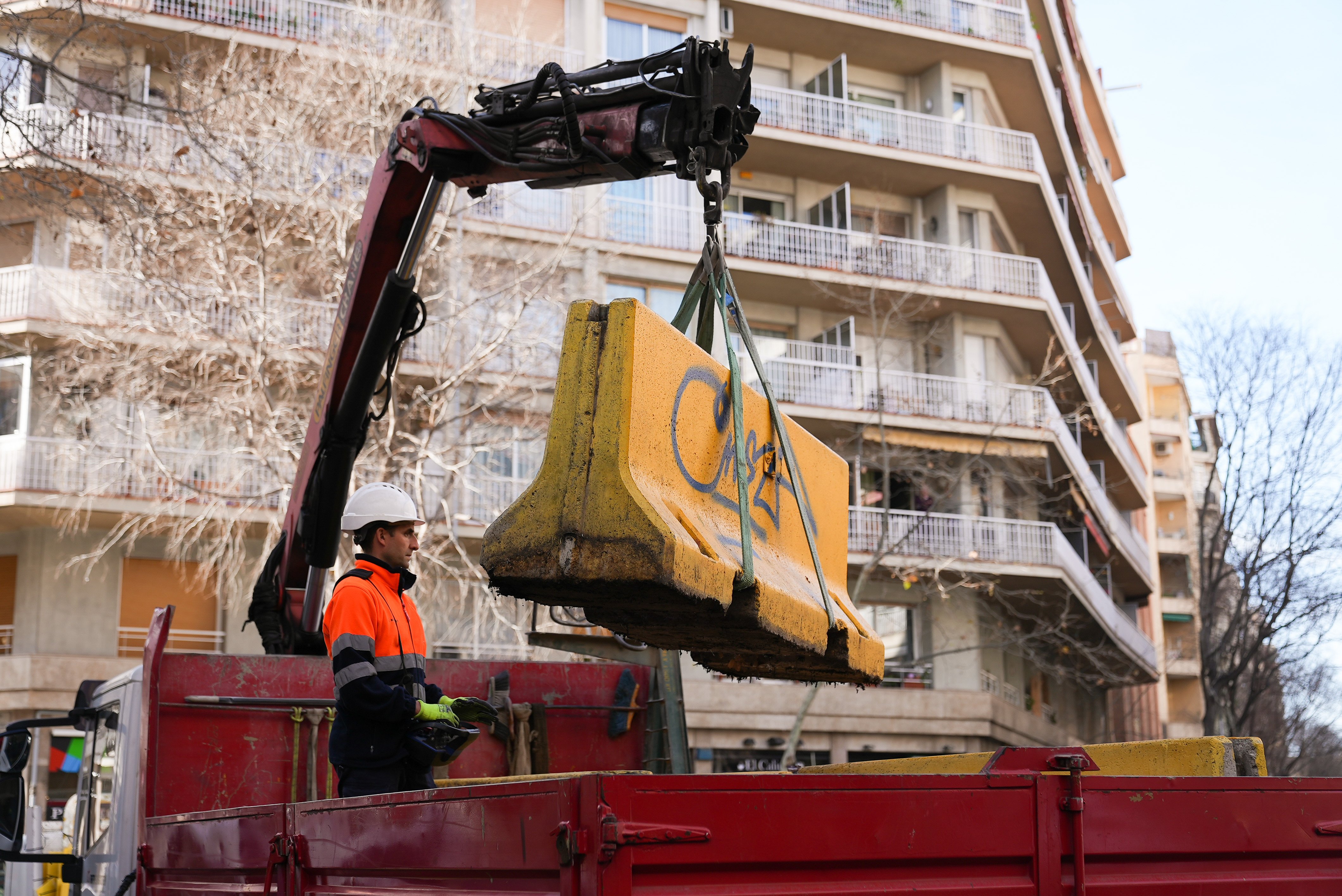 Barcelona ha trigat tres anys a retirar els blocs de formigó de les terrasses