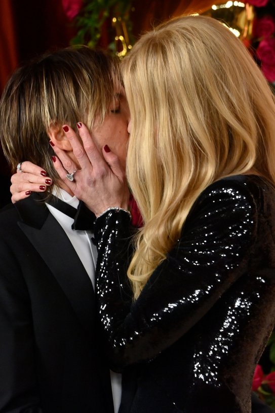 Nicole Kidman beso marido GTRES