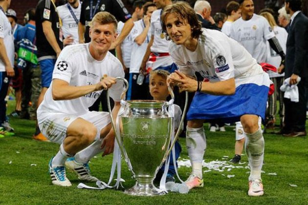 Kroos i Modric posen amb l'undecima / Foto: @realmadrid