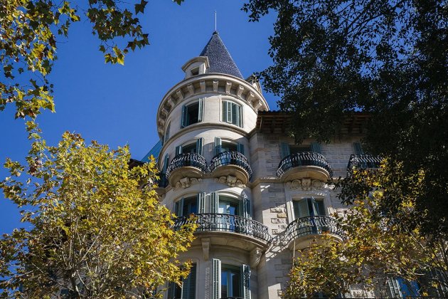 fachada CasaBures fachada CasaBures