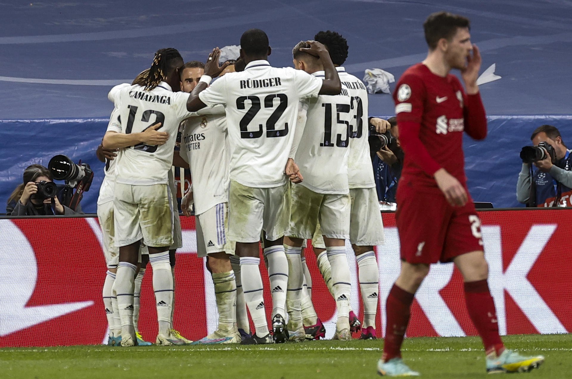 El Real Madrid no admite debate ante el Liverpool y pasa a los cuartos de la Champions (1-0)