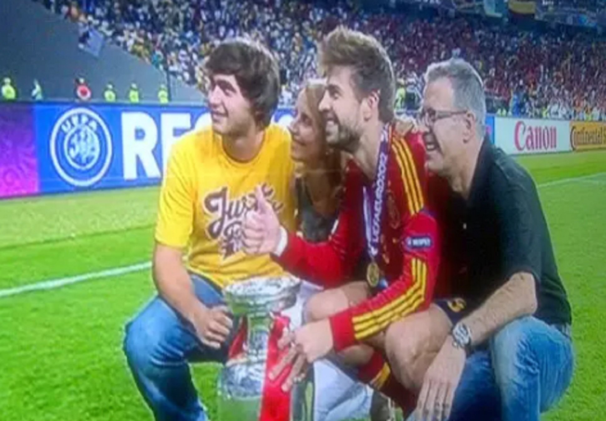 Marc Piqué y la familia Piqué Twitter Marc Piqué y la familia Piqué Twitter