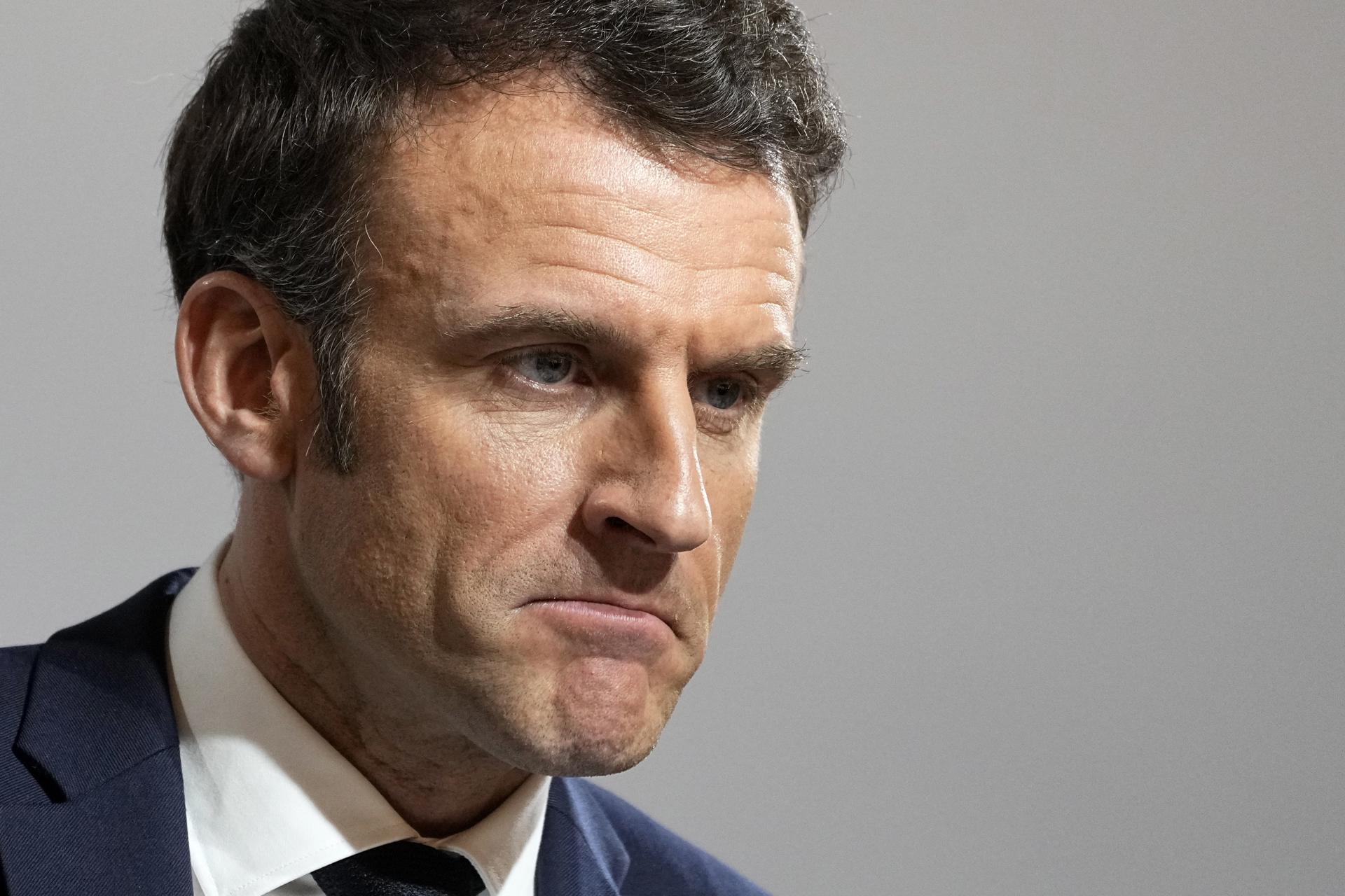 França s'encén: Macron se salta el Parlament per imposar la reforma de les pensions