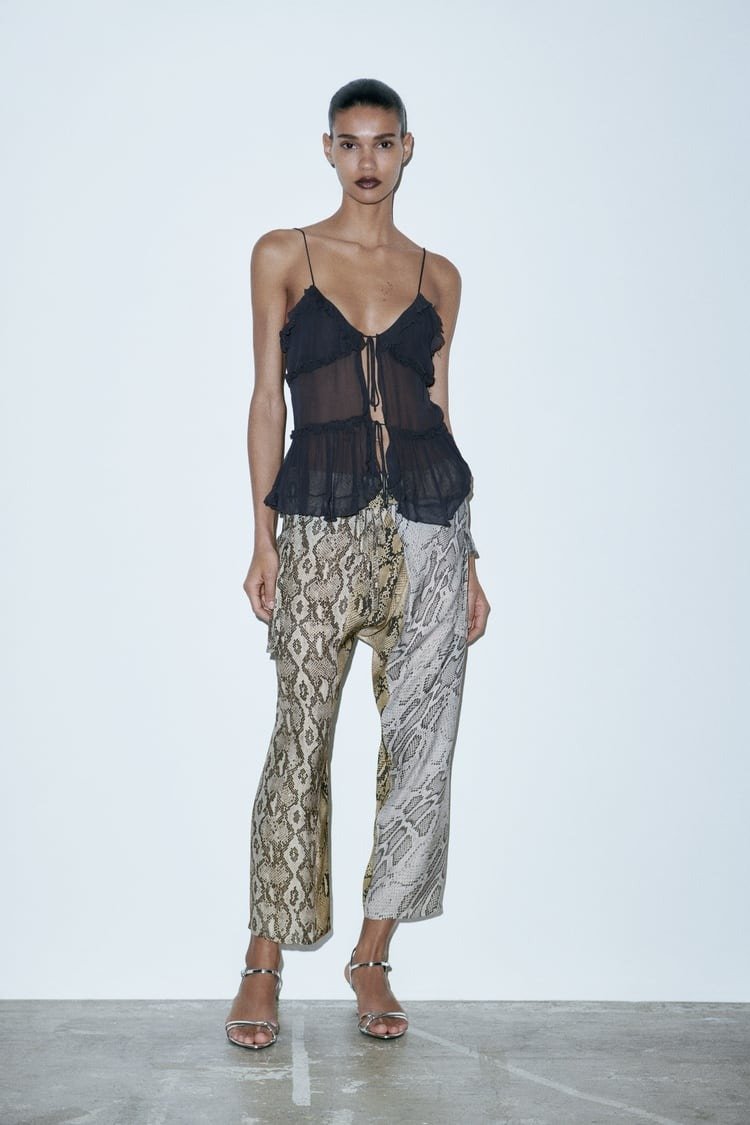 Locura, Zara diseña pantalón patchwork serpiente que arrasa online y en tiendas