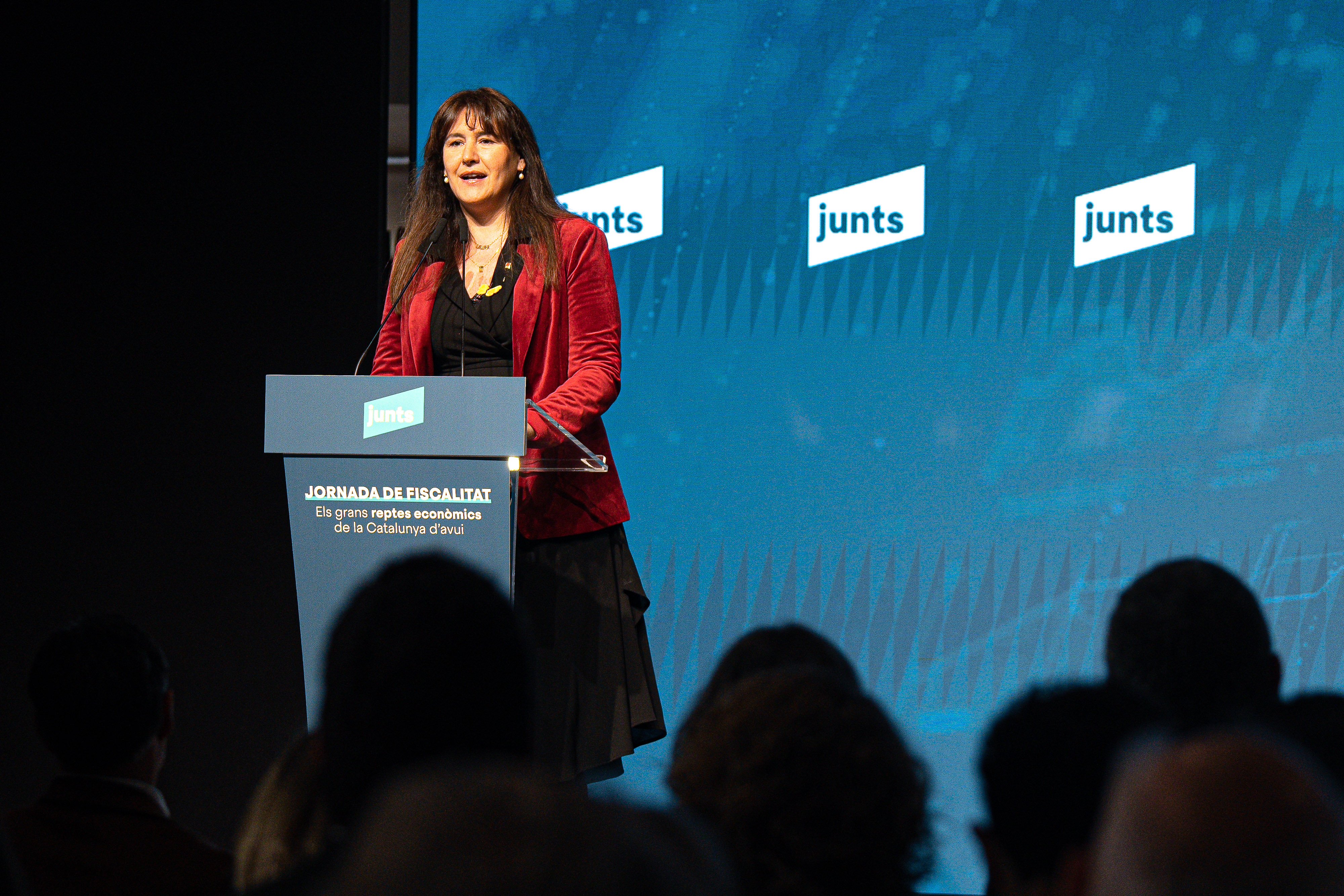 Laura Borràs defiende que Junts "no está para aplaudir a los aprendices de autonomistas"