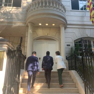 Aragonès recorda a l'Argentina que a Espanya va ser Franco qui va decidir situar el Rei com a cap d'Estat