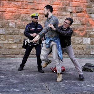 L'alcalde de Florencia contra un activista