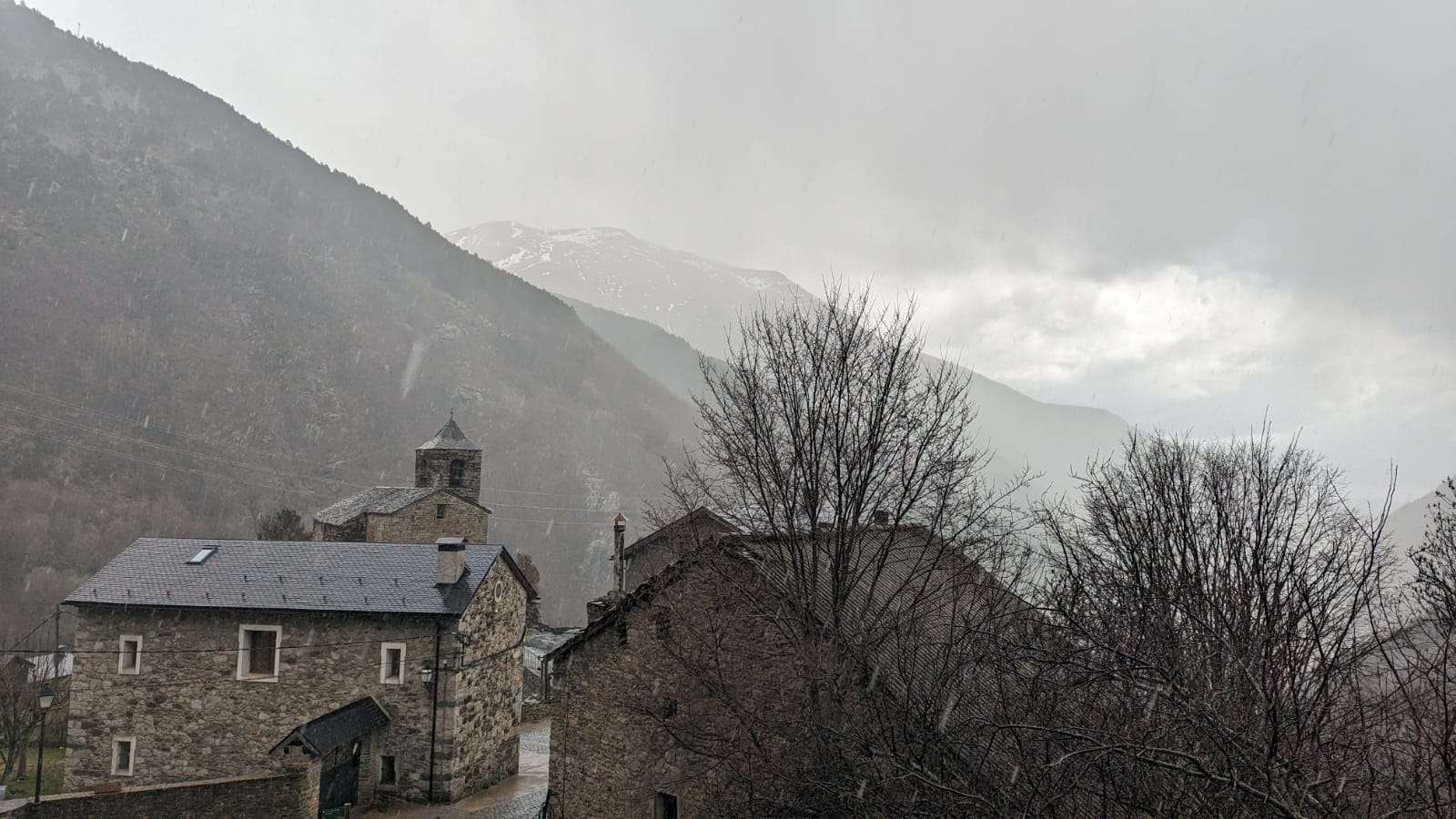 La pluja ja ha arribat aquest dissabte a punts del Pirineu / Albert Pedrola