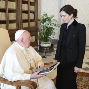 Isabel Diaz Ayuso amb el Papa EFE VATICA