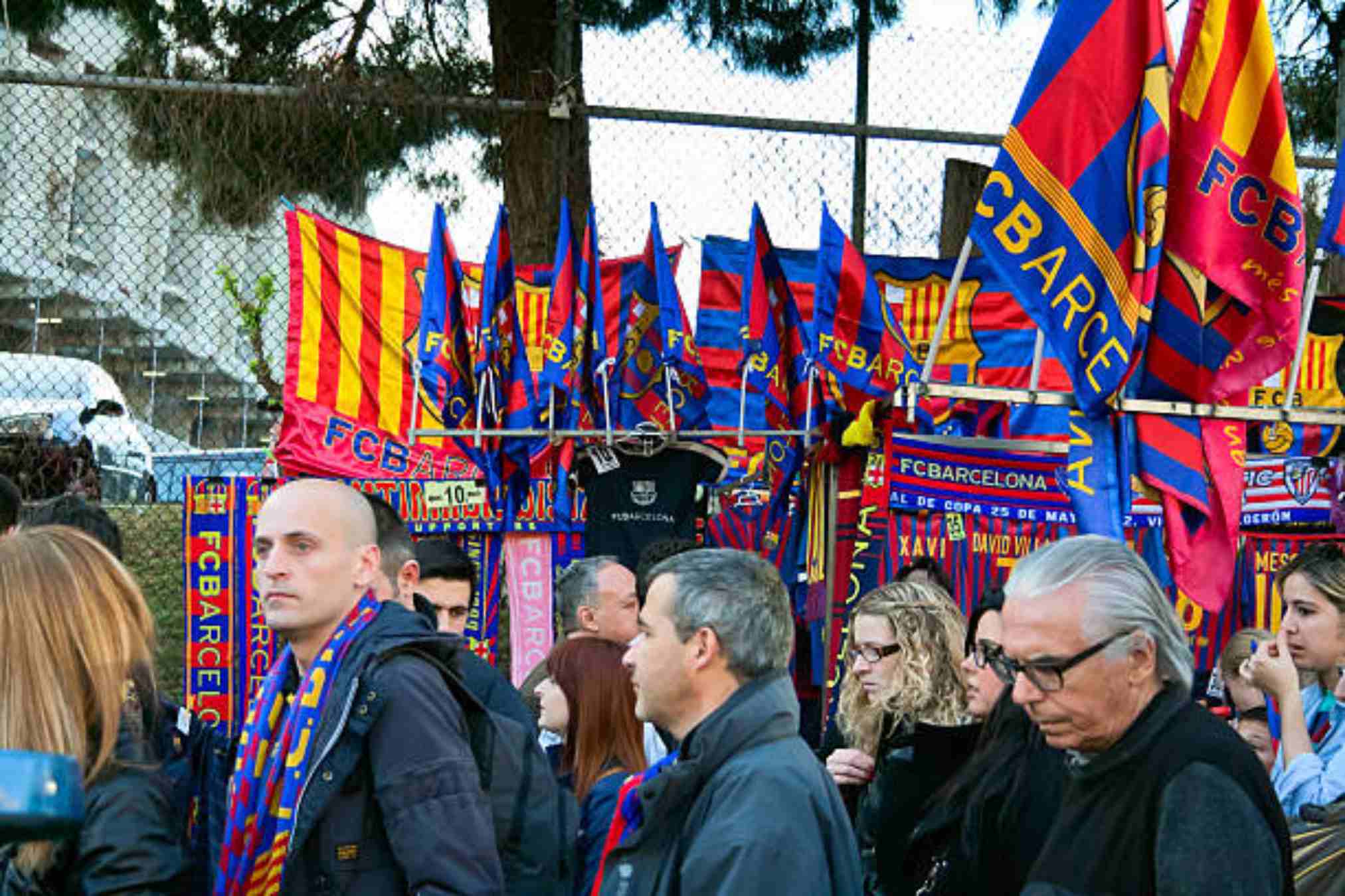 No se tendrán que llevar paraguas al Camp Nou por|para el clásico / Imagen: Istock